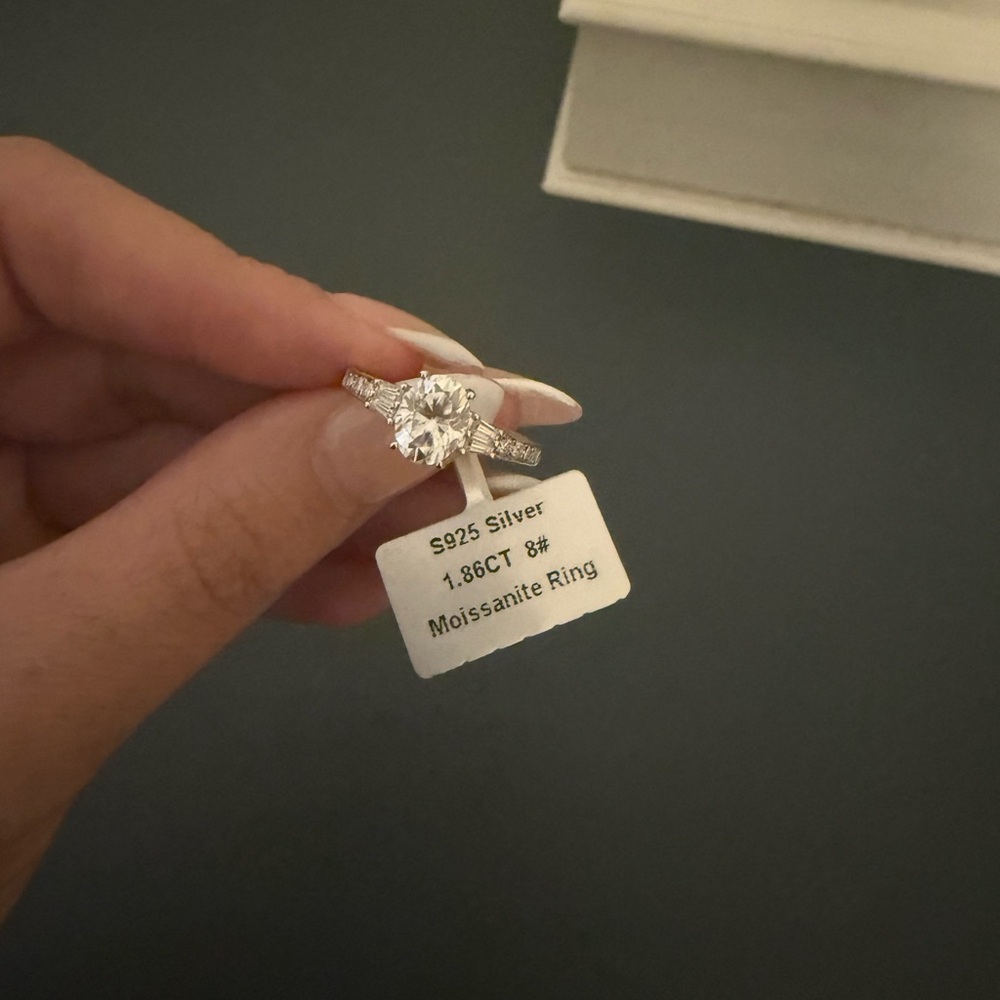 925 Sterling Silver MOISSANITE
Ring Size 8 - Picture 2 of 4